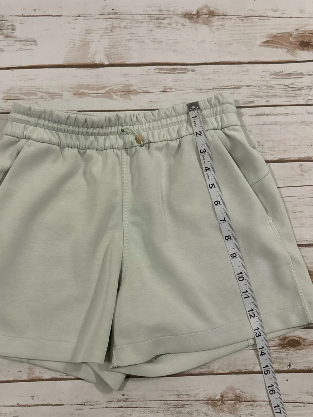 Lululemon Women’s Softstreme High-Rise Short 3.5
